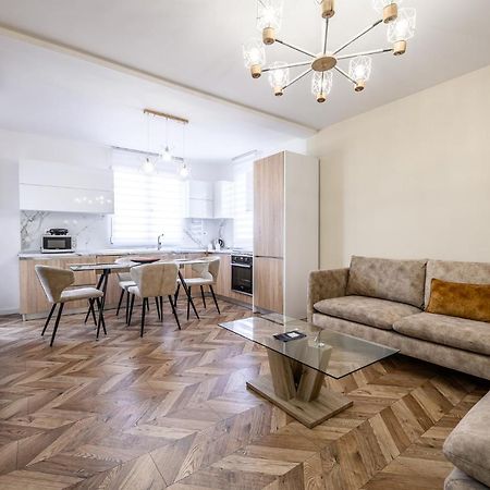Miku Apartments-Luxury City View At Wilson Square Tiran Dış mekan fotoğraf