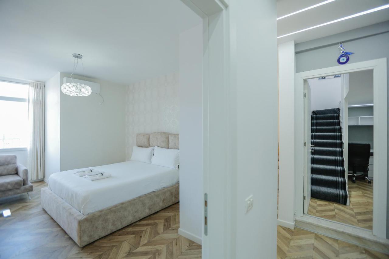 Miku Apartments-Luxury City View At Wilson Square Tiran Dış mekan fotoğraf