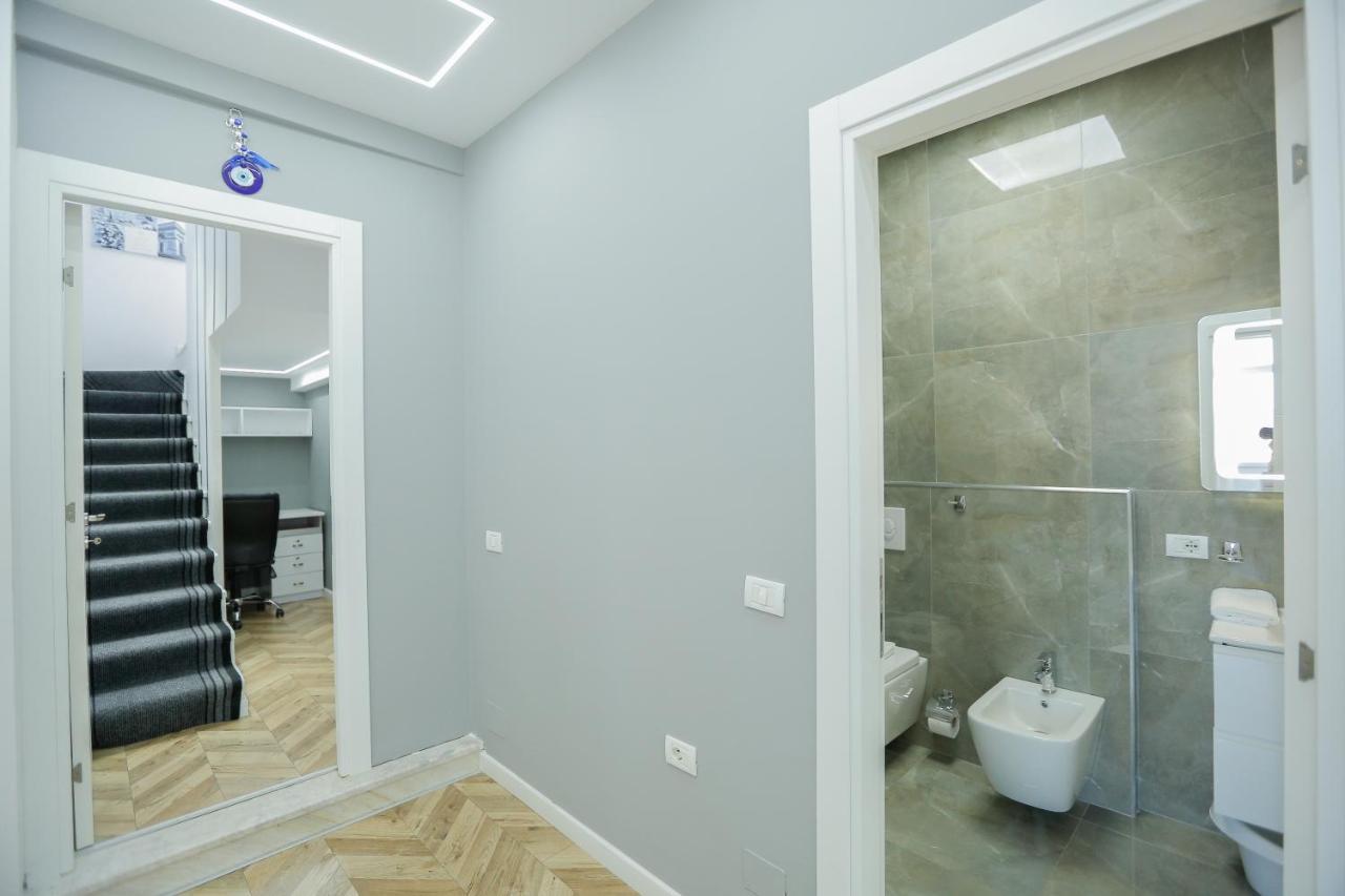 Miku Apartments-Luxury City View At Wilson Square Tiran Dış mekan fotoğraf