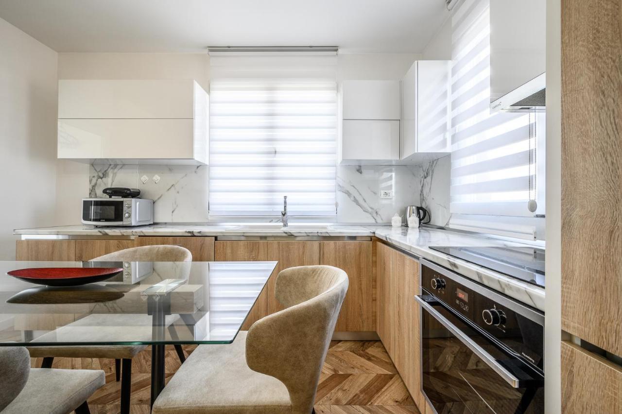 Miku Apartments-Luxury City View At Wilson Square Tiran Dış mekan fotoğraf