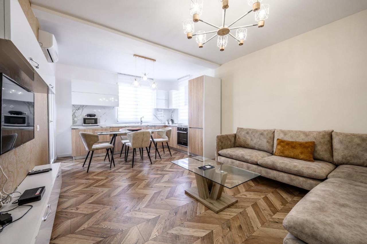 Miku Apartments-Luxury City View At Wilson Square Tiran Dış mekan fotoğraf