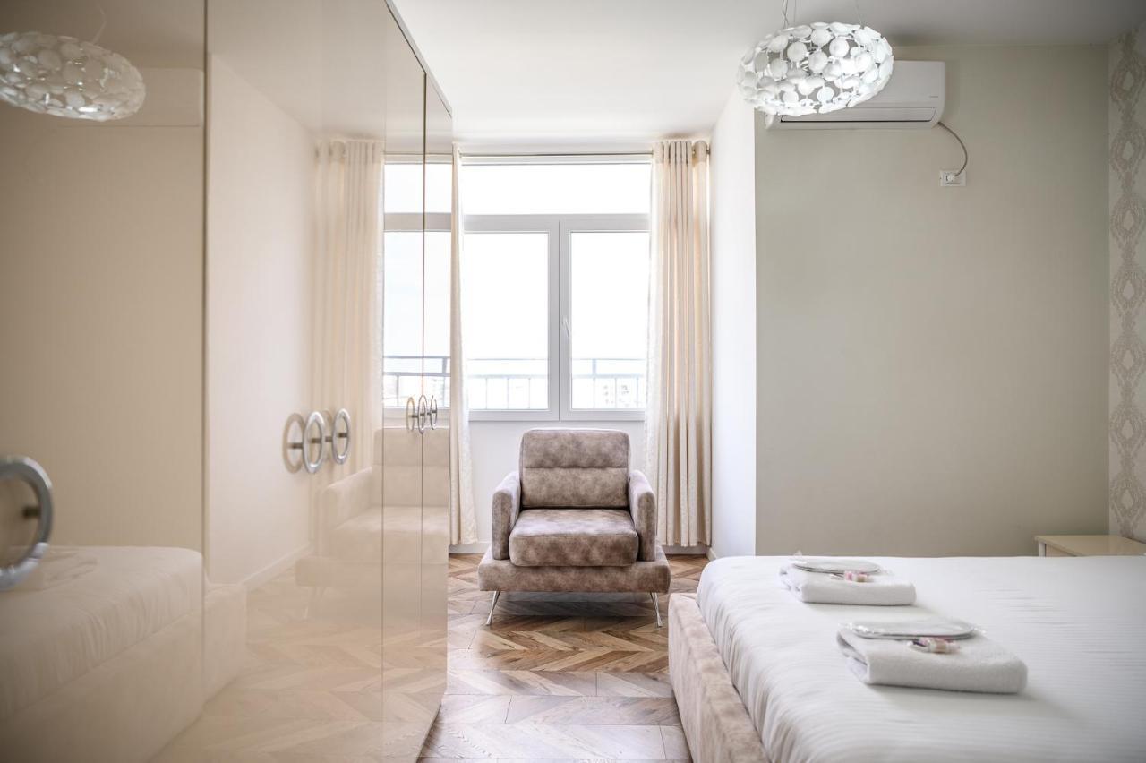 Miku Apartments-Luxury City View At Wilson Square Tiran Dış mekan fotoğraf
