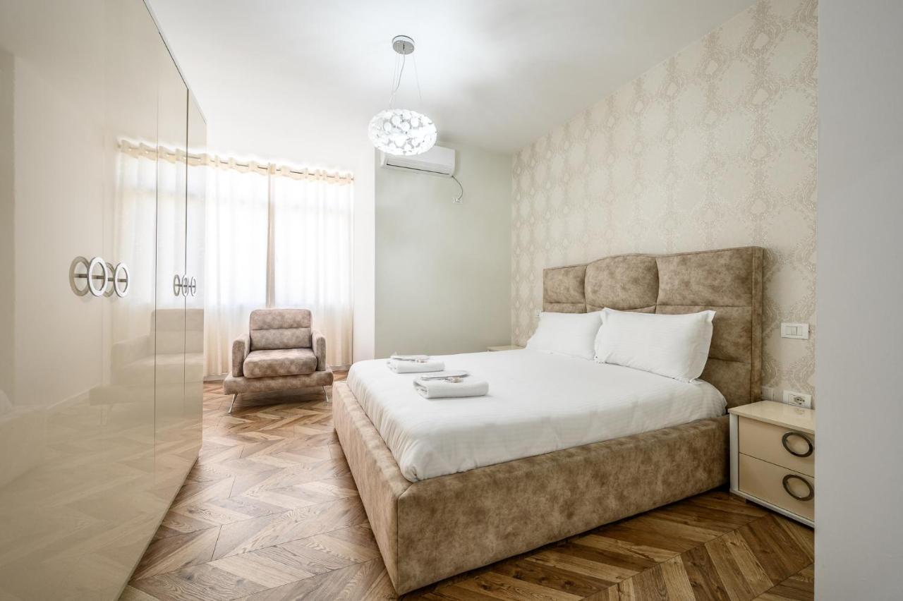 Miku Apartments-Luxury City View At Wilson Square Tiran Dış mekan fotoğraf