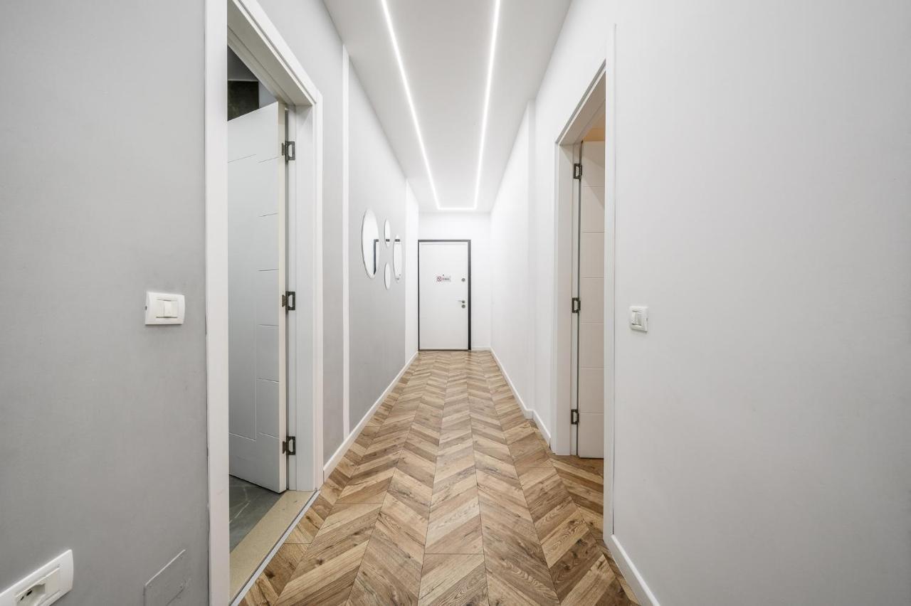 Miku Apartments-Luxury City View At Wilson Square Tiran Dış mekan fotoğraf