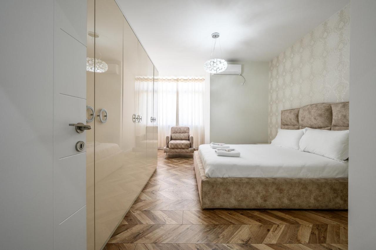 Miku Apartments-Luxury City View At Wilson Square Tiran Dış mekan fotoğraf